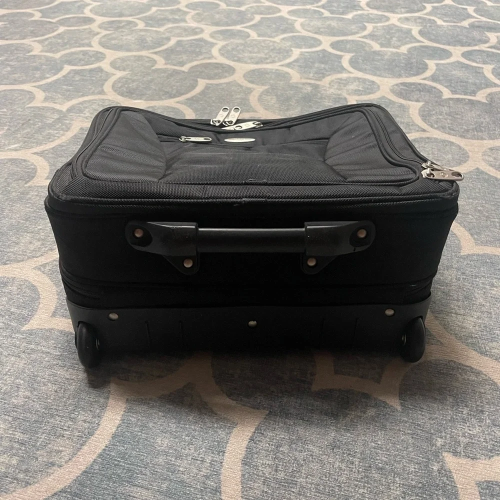 Samsonite wheeled briefcase/carry on luggage